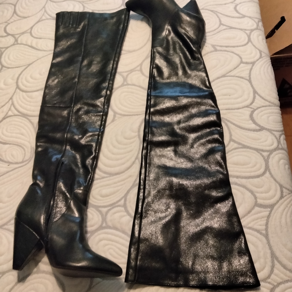 Kenneth Cole OTK black boots